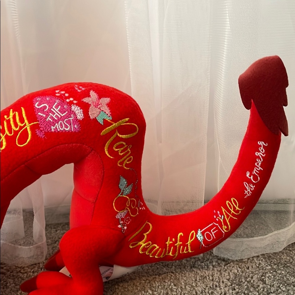 RARE Disney Wisdom Collection. MUSHU red dragon plush with intricate embroidery. - Picture 6 of 10